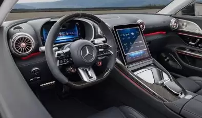 Mercedes-AMG GT nin Yeni Kuşağı Tanıtıldı