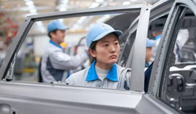 Çin, otomobil ihracatında dünya liderliğine koşuyor