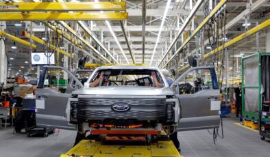 Ford, ABD’de 3.5 milyar dolarlık batarya fabrikasının inşaatını durdurdu