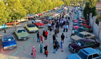 Konya’da klasik araba standıyla nostaljik seyahat