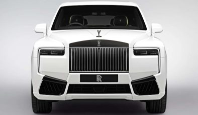 2025 Rolls-Royce Cullinan: Yenilenmiş Tasarım ve Black Badge Versiyonuyla