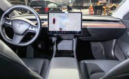 Tesla, Otomobiller İçin Kendi Sesli Asistanını Geliştiriyor